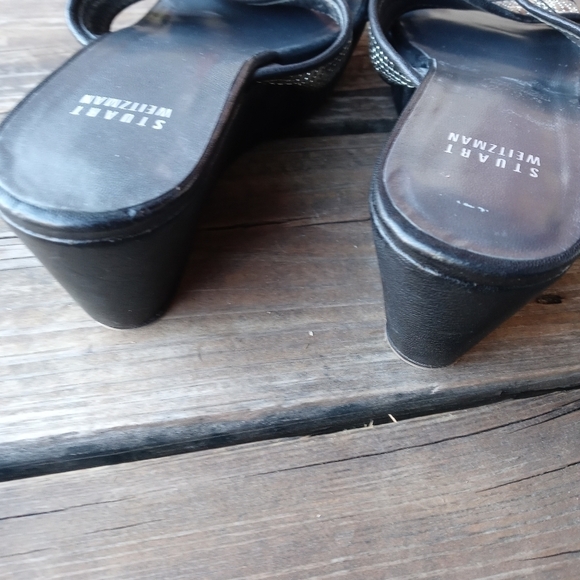 Stuart Weitzman women's black leather metallic crisscross wedge platform sandal. - Picture 4 of 7